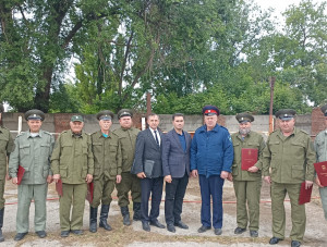 А.Байздренко посетил конный взвод казачьей дружины