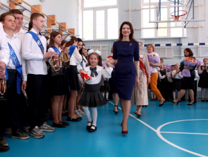  900       